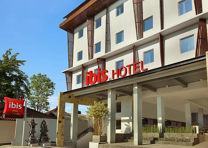 Hotel with pool: Ibis Bali Legian Street