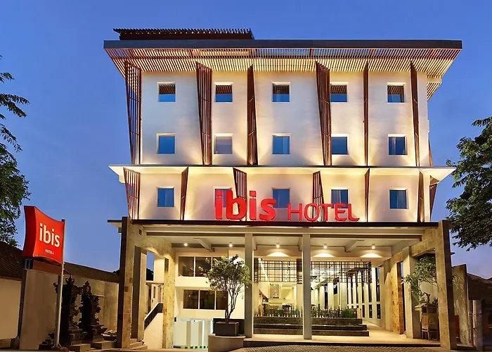 Hotel with pool: Ibis Bali Legian Street