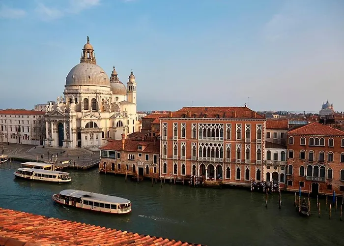 Cheap hotel: Sina Centurion Palace