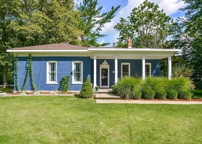 Villa: Blue Whale
