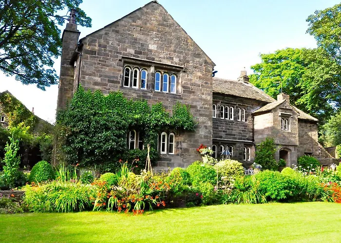 Guest house: Hurstwood Hall