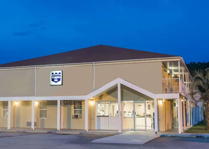 Motel: Bradbury Inn & Suites