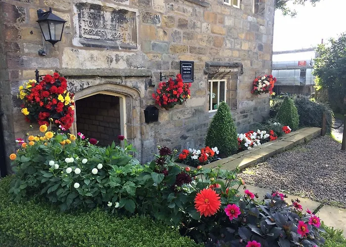 Guest house: Hurstwood Hall