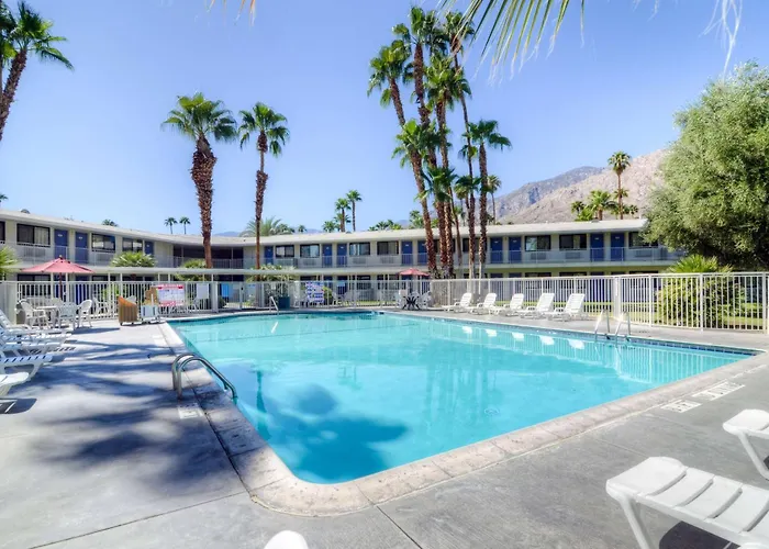 Motel 6-, Ca - East - Palm Canyon