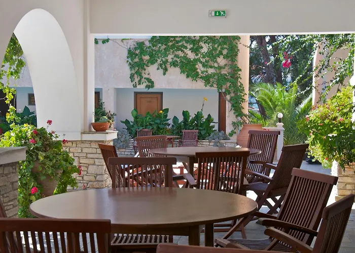 Ino Hotel & Suites