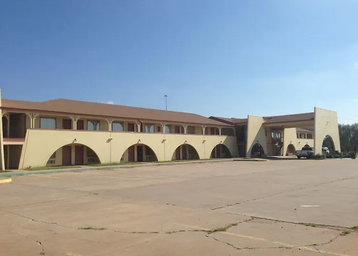 Motels Hometown Inn And Suites Elk City