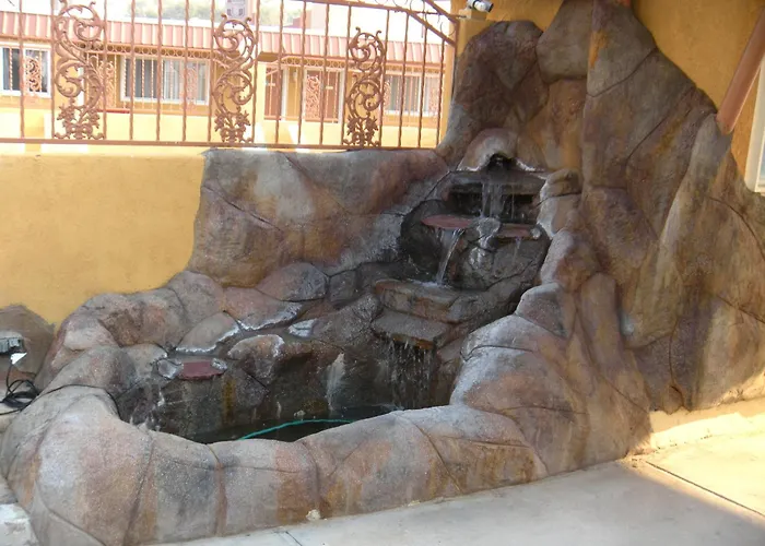 Family Hotel: Trails Motel