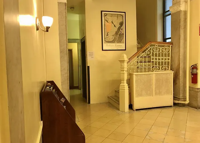 Hotels Close to Airport Morningside Inn
