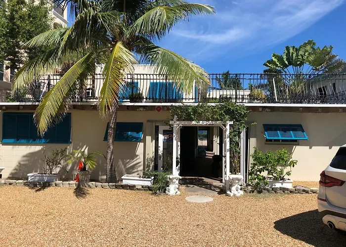 Cabin: Courtyard Villa Hotel