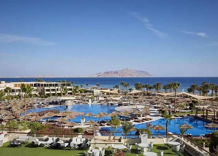 Hotels with pool Coral Sea Imperial "Coral Sea Sensatori"
