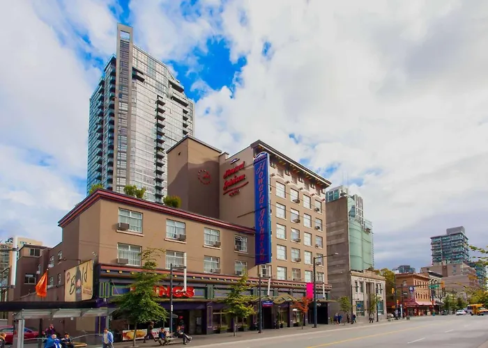 Howard Johnson By Wyndham Downtown