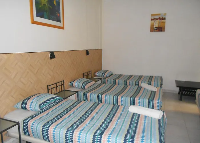 Crescent Rooms