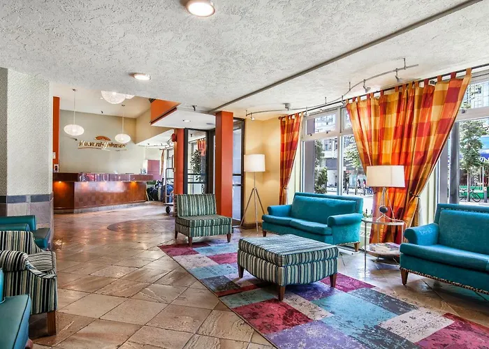 Howard Johnson By Wyndham Downtown