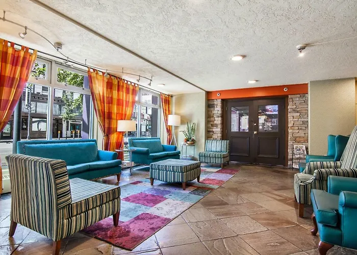 Howard Johnson By Wyndham Downtown
