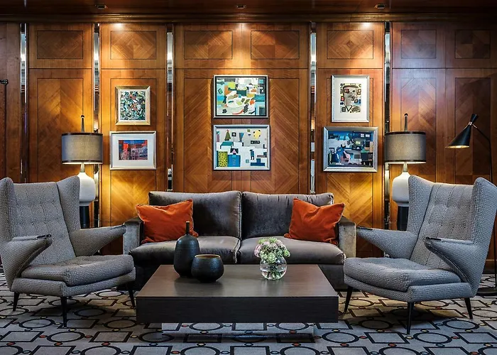 Luxury hotel only: Althoff Hotel Am Schlossgarten