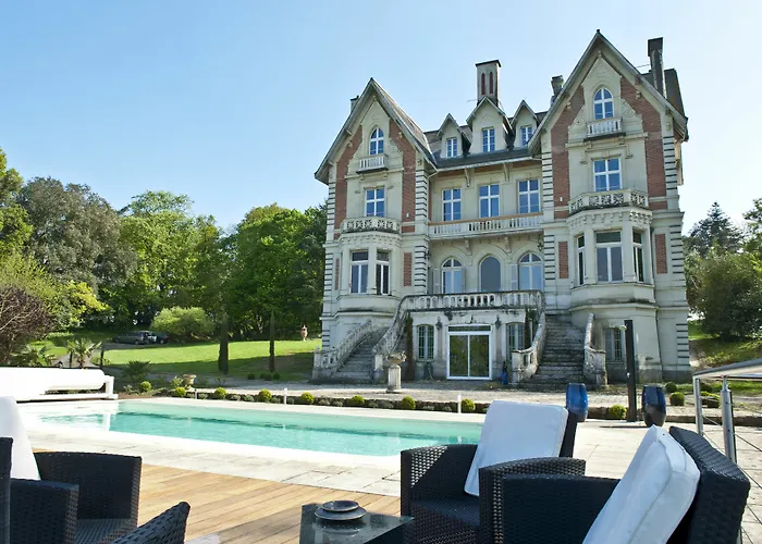 Hôtel accueillant les animaux: Château des Forges par Slow Village