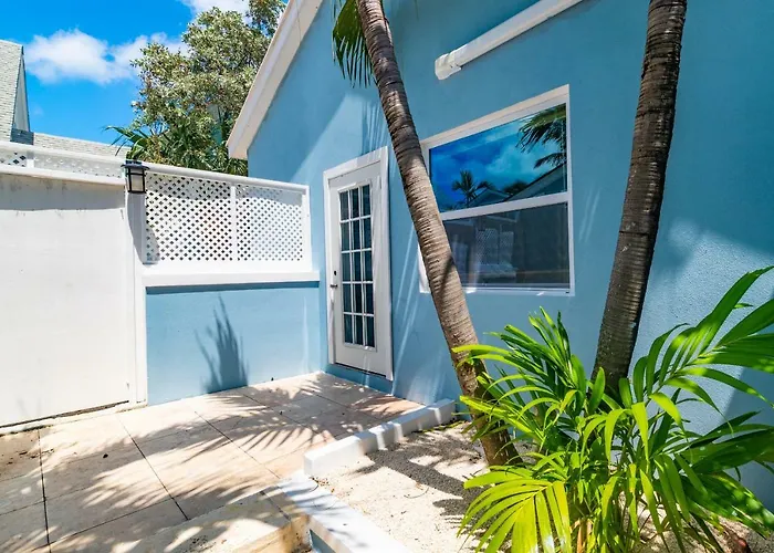 Your Cabin rentals Saunders 3Bd Beach Cottage