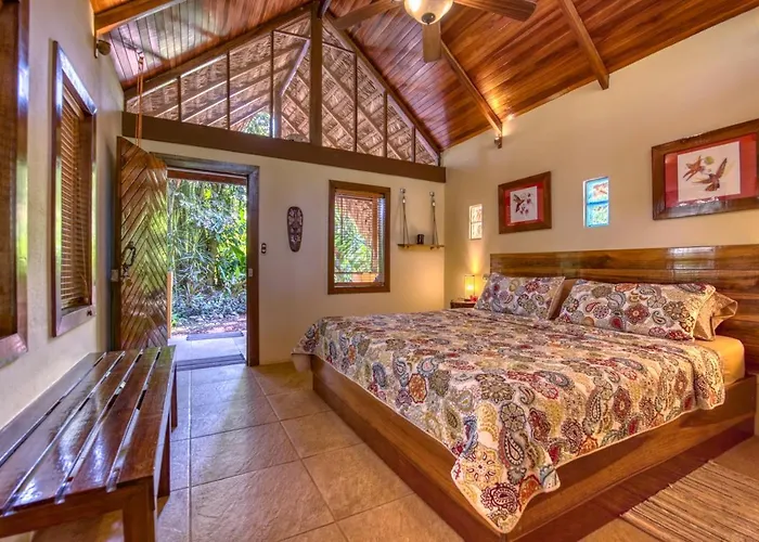 Beach hotel: Caribe Town Bungalows