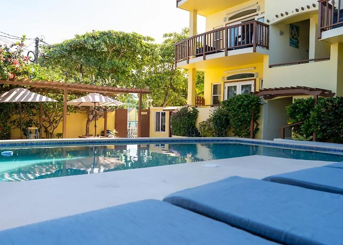 Private Villa: Caye Reef Condos