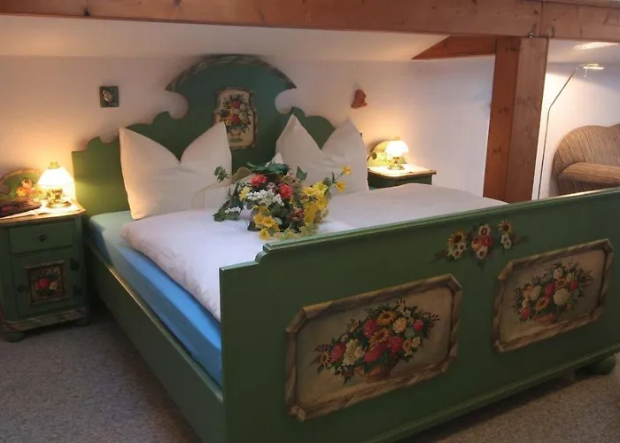 3-Sterne-Hotel: Hotel 4 Jahreszeiten mit Restaurant