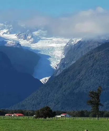 Glacier View Motel