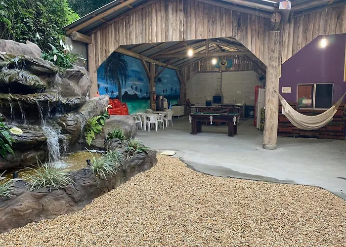 Cabanas Hostel & Suites