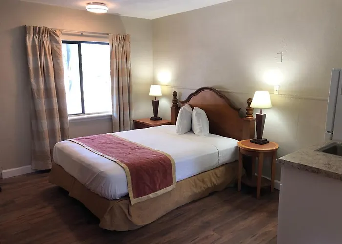 Motel: Ocala Cove Motel