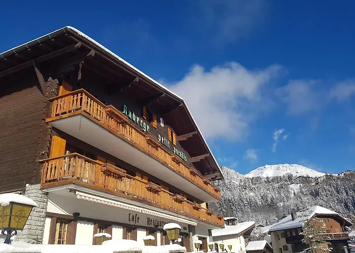 Cheap hotels Petit Paradis